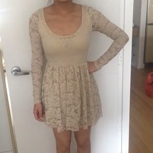 Aritzia Cream Beige Lace Dress (Dilema)